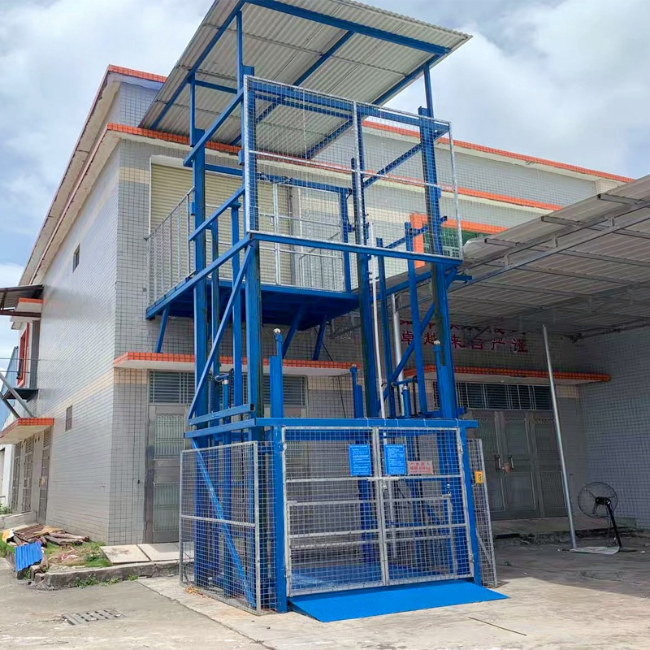 同安建材厂室外升降货梯安装